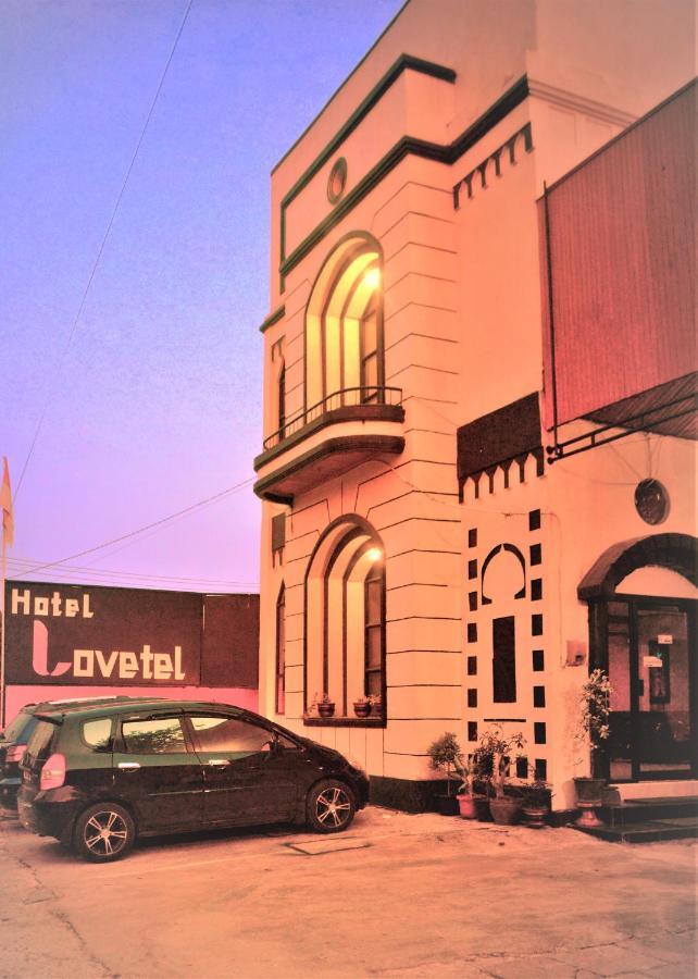 Reddoorz Near Jalan Sudirman Padang Hotel Ngoại thất bức ảnh