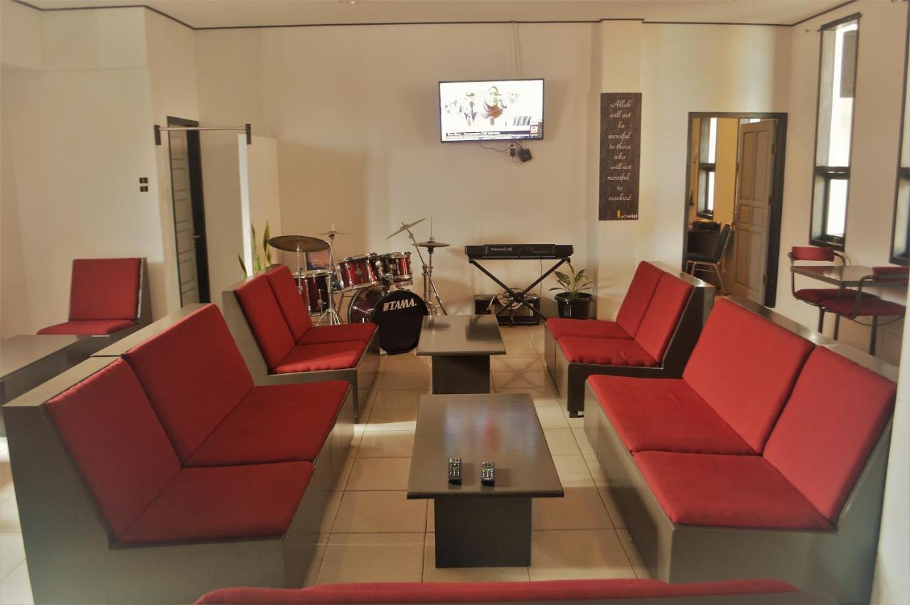 Reddoorz Near Jalan Sudirman Padang Hotel Ngoại thất bức ảnh