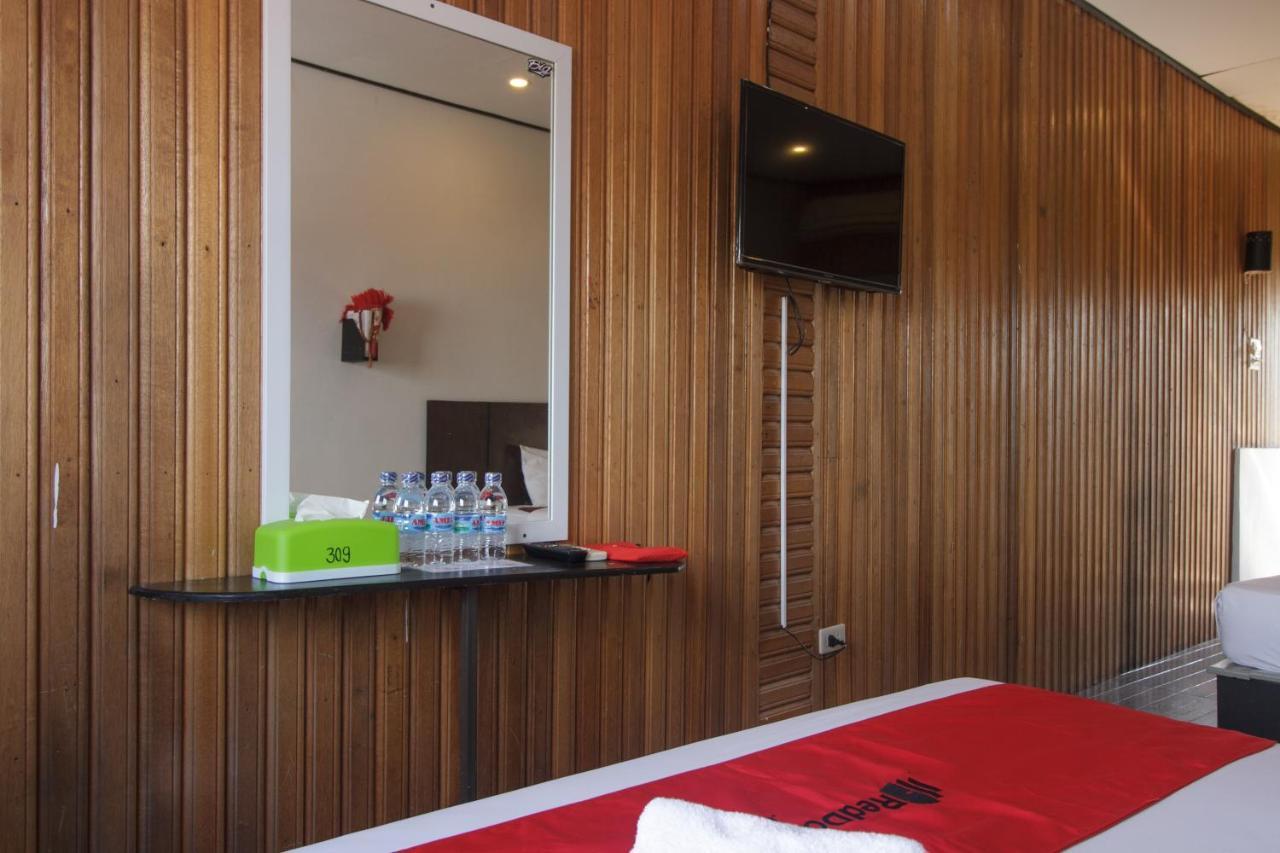 Reddoorz Near Jalan Sudirman Padang Hotel Ngoại thất bức ảnh