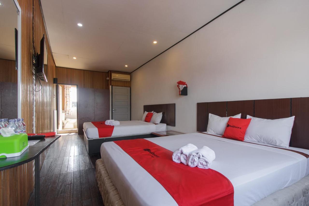 Reddoorz Near Jalan Sudirman Padang Hotel Ngoại thất bức ảnh