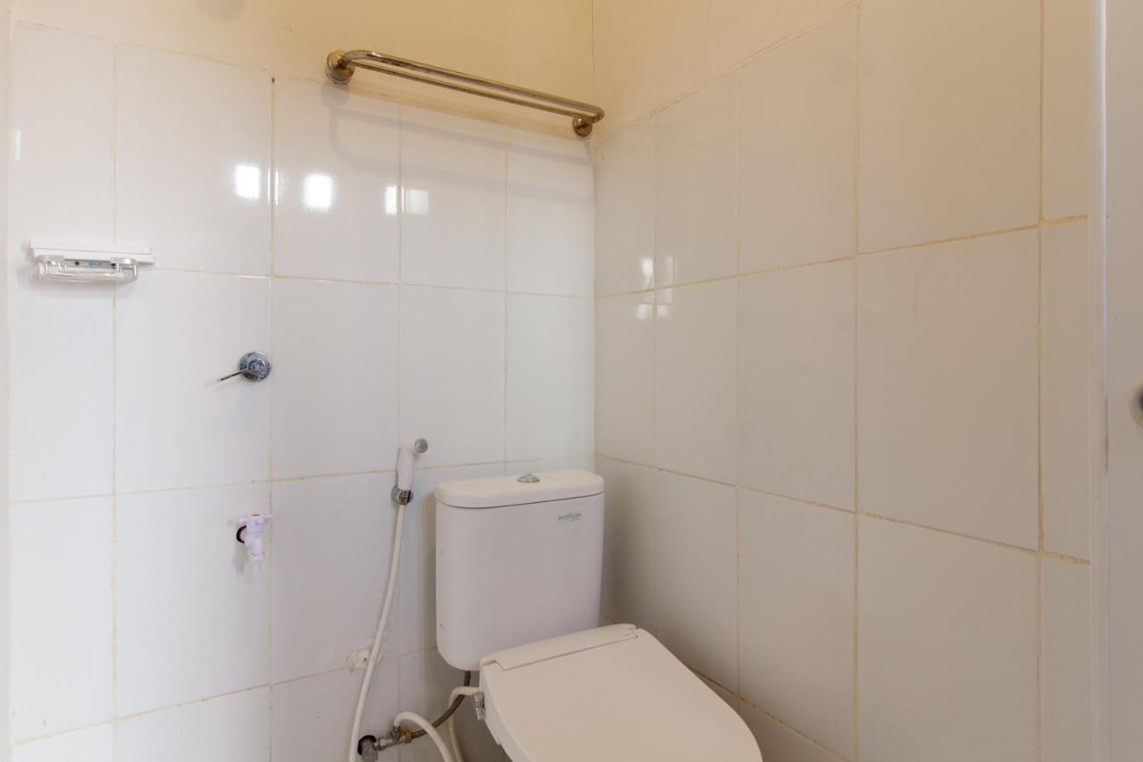 Reddoorz Near Jalan Sudirman Padang Hotel Ngoại thất bức ảnh