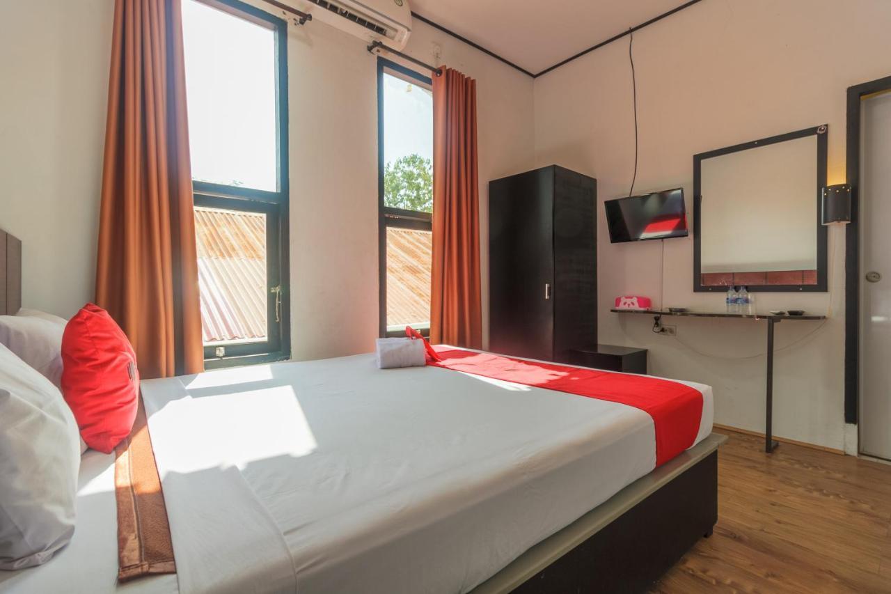 Reddoorz Near Jalan Sudirman Padang Hotel Ngoại thất bức ảnh
