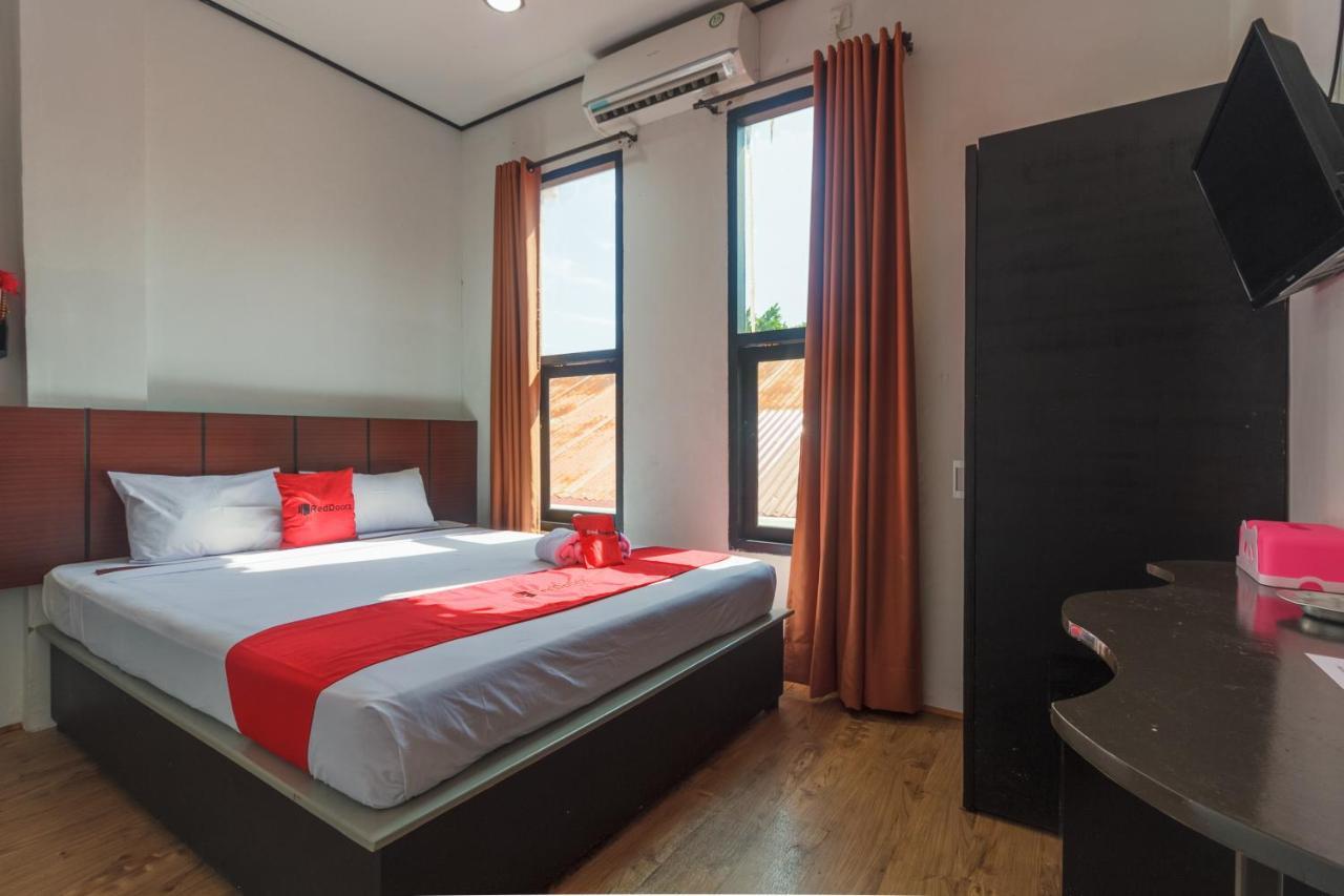 Reddoorz Near Jalan Sudirman Padang Hotel Ngoại thất bức ảnh