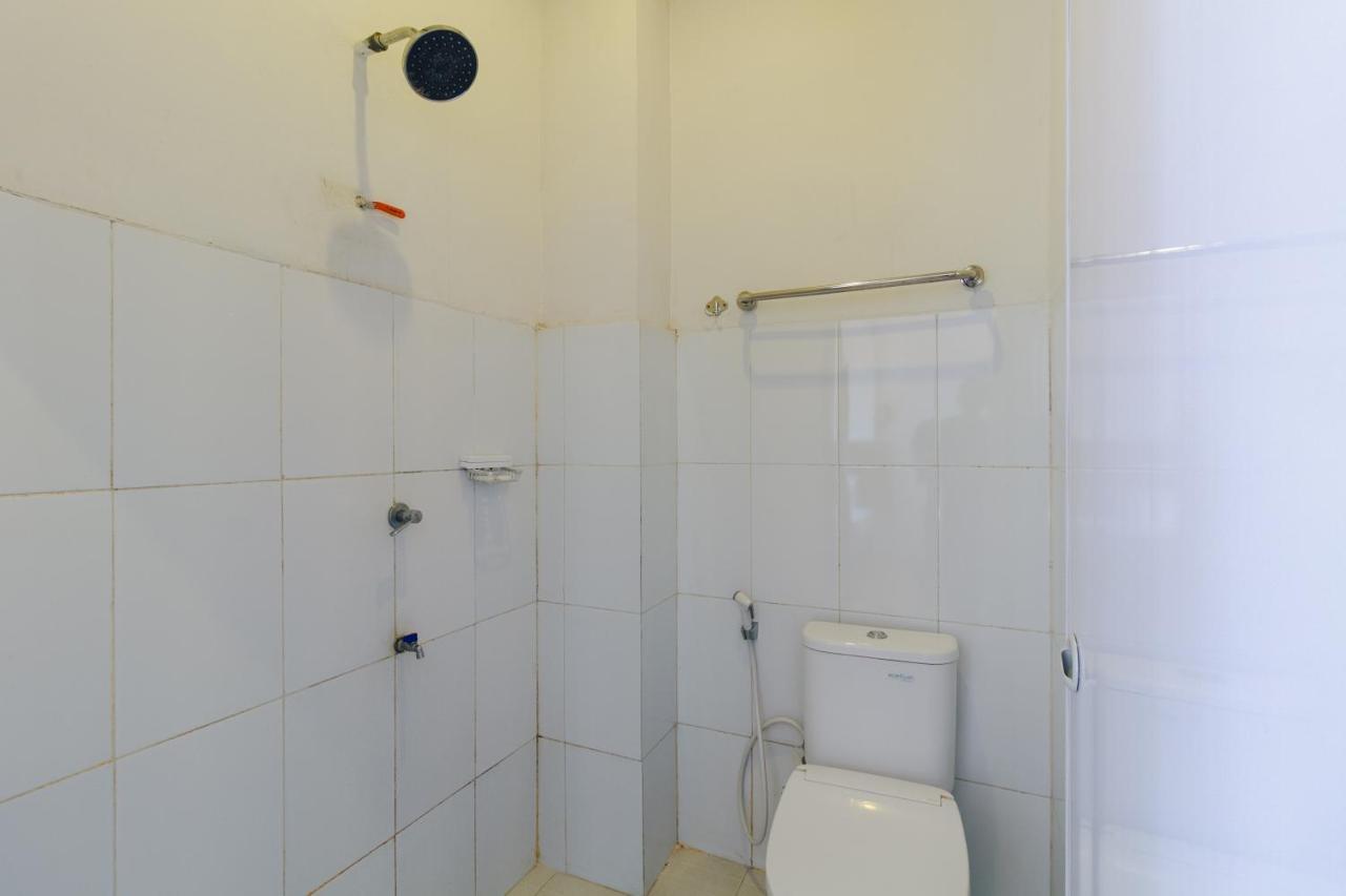 Reddoorz Near Jalan Sudirman Padang Hotel Ngoại thất bức ảnh